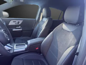MERCEDES-BENZ GLA 200 Night Star 7G-D