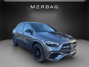 MERCEDES-BENZ GLA 200 Night Star 7G-D