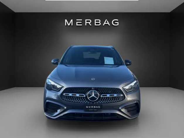MERCEDES-BENZ GLA 200 Night Star 7G-D