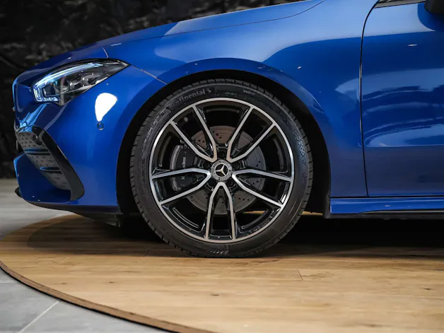 MERCEDES-BENZ CLA 200 d AMG Line