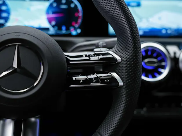 MERCEDES-BENZ CLA 200 d AMG Line