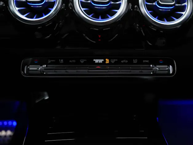 MERCEDES-BENZ CLA 200 d AMG Line