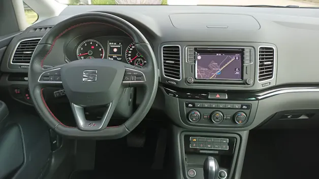 SEAT Alhambra 1.4 TSI DSG Hola FR