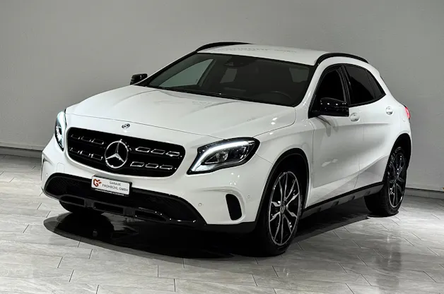 MERCEDES-BENZ GLA 200 Night Star 7G-DCT