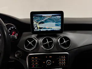 MERCEDES-BENZ GLA 200 Night Star 7G-DCT