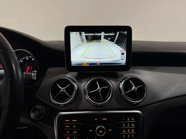 MERCEDES-BENZ GLA 200 Night Star 7G-DCT