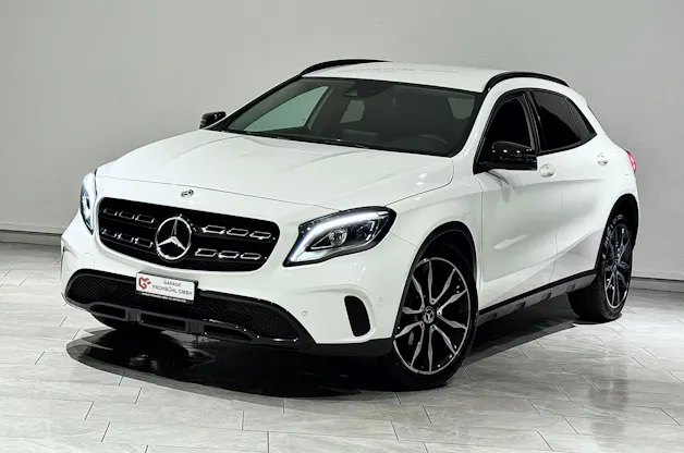MERCEDES-BENZ GLA 200 Night Star 7G-DCT