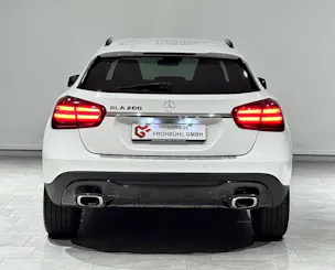 MERCEDES-BENZ GLA 200 Night Star 7G-DCT