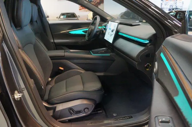 Lynk & Co 08 1.5 PHEV More