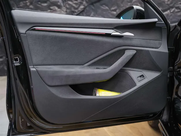 SKODA Superb Combi 2.0 TDi Sportline 4x4 DSG *Facelift*Werksgarantie*Massage*
