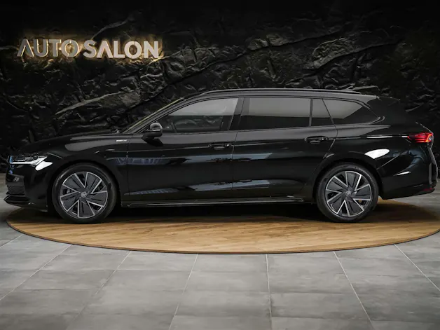 SKODA Superb Combi 2.0 TDi Sportline 4x4 DSG *Facelift*Werksgarantie*Massage*