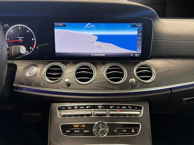 MERCEDES-BENZ E 220 d AMG Line 4Matic