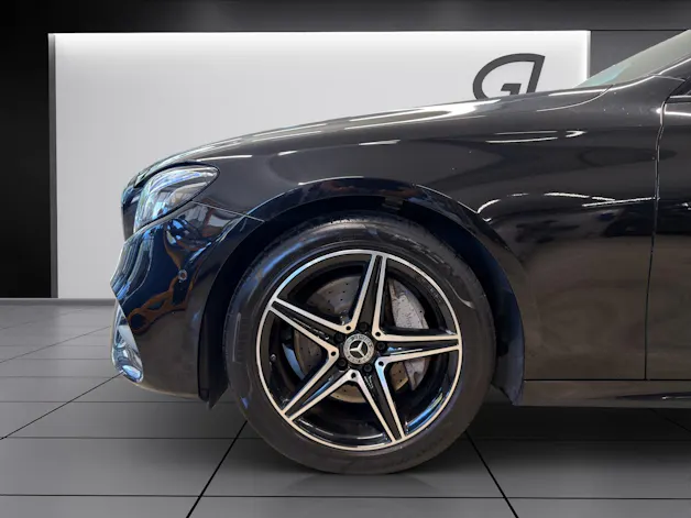 MERCEDES-BENZ E 220 d AMG Line 4Matic