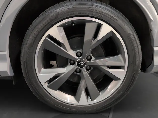 AUDI Q4 e-tron 45 quattro