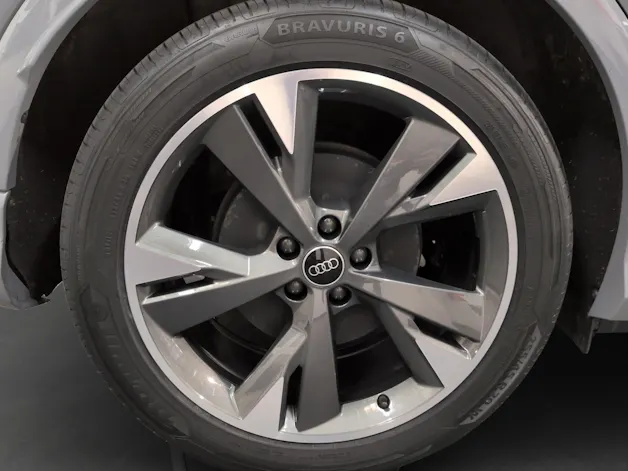 AUDI Q4 e-tron 45 quattro