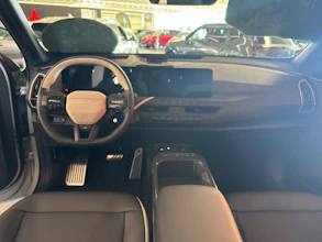 https://vehicle.imgix.net/4495259/8b68cd77-2fc5-4e3b-a726-dd2d487b2943.jpg