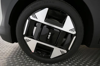 https://vehicle.imgix.net/4495260/40446bb6-c345-4bc2-9b70-590bf2201a7e.jpg