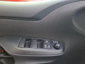 https://vehicle.imgix.net/4495264/b44d25e4-7b14-490e-9406-48bf3baa36fe.jpg