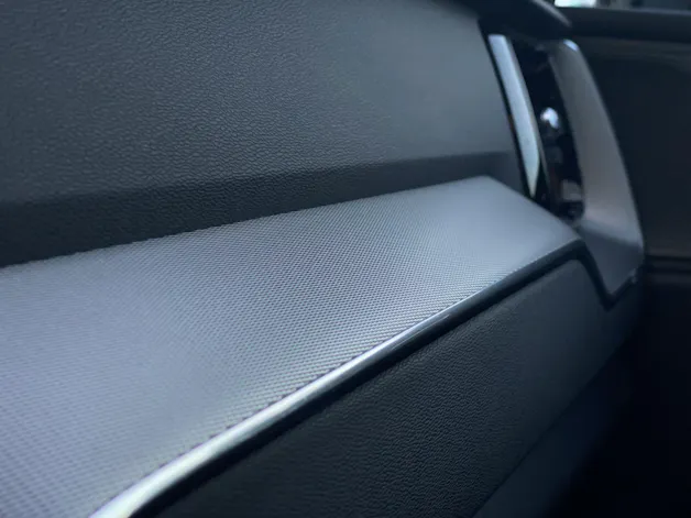 VOLVO XC60 2.0 B4 MH R-Design AWD
