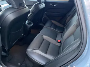 VOLVO XC60 2.0 B4 MH R-Design AWD