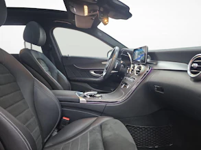 https://vehicle.imgix.net/4495352/652599a3-634e-4a7e-b84c-0cc45ea1f644.jpg