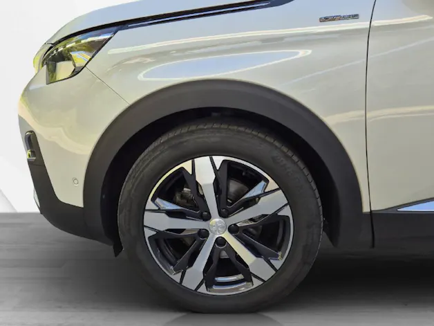 PEUGEOT 5008 1.5 BlueHDi GT Line 7-Plätzer