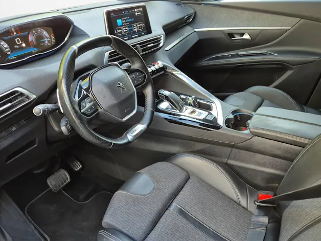 PEUGEOT 5008 1.5 BlueHDi GT Line 7-Plätzer
