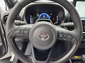 Fahrzeugbild TOYOTA Yaris Cross 1.5 VVT-i HSD Trend AWD-i