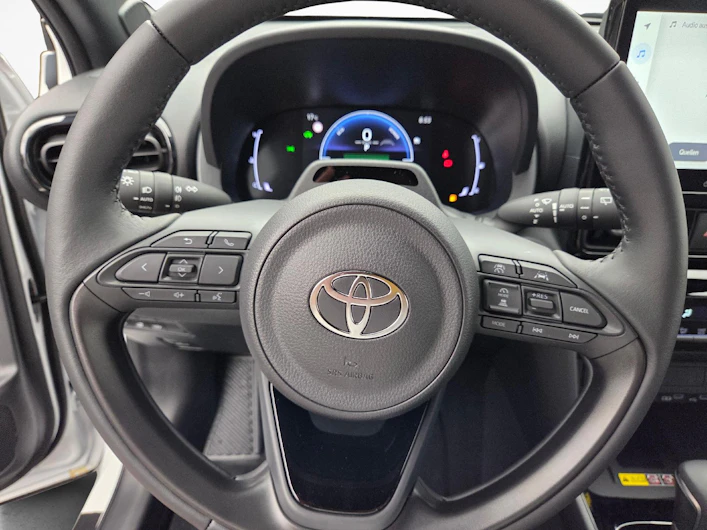 Fahrzeugbild TOYOTA YARIS CROSS