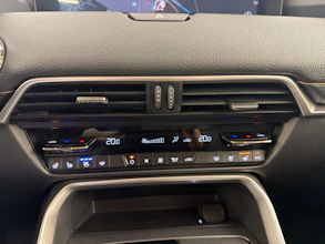 https://vehicle.imgix.net/4495531/5aa2206c-8fe8-4e79-8194-7674139fecf0.jpg