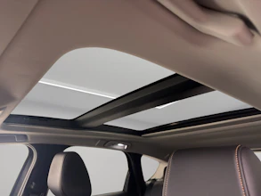 https://vehicle.imgix.net/4495531/7066d53a-e7f3-4557-805b-26a72a58ae9a.jpg