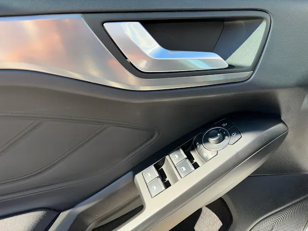 FORD Focus Station Wagon 1.0i EcoB Hybrid 155 Titanium