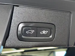VOLVO XC60 2.0 B4 MH Inscription AWD