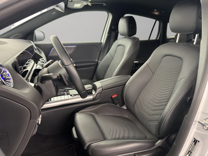 Fahrzeugbild MERCEDES-BENZ GLA 200
