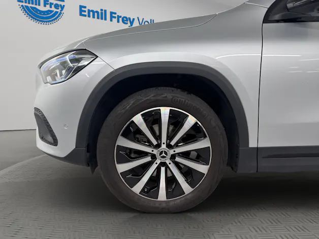 MERCEDES-BENZ GLA-Klasse GLA 200 Progressive 4matic