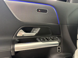 Fahrzeugbild MERCEDES-BENZ GLA-Klasse GLA 200 Progressive 4matic