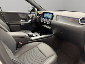 Fahrzeugbild MERCEDES-BENZ GLA-Klasse GLA 200 Progressive 4matic