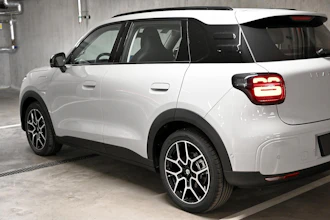 https://vehicle.imgix.net/4495646/a9bf6e82-21c6-4468-9a88-56e928ad874c.jpg