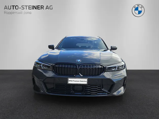 BMW 330e x DriveTouring Steptronic M Sport Pro