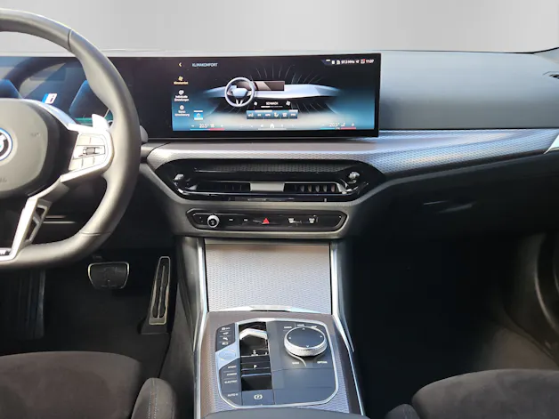 BMW 330e x DriveTouring Steptronic M Sport Pro