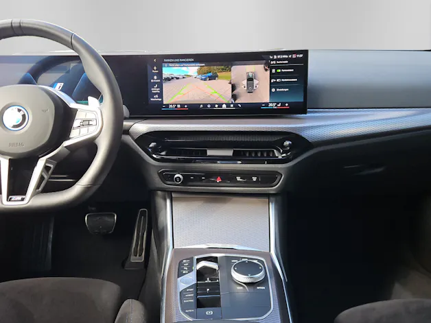 BMW 330e x DriveTouring Steptronic M Sport Pro