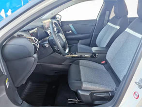 https://vehicle.imgix.net/4495682/03ce6c27-3bee-449e-8599-8234cee34afc.jpg