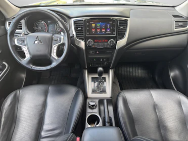 MITSUBISHI L 200 9