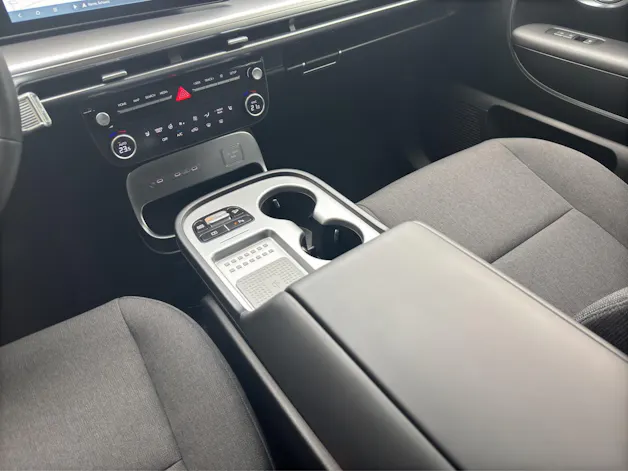 HYUNDAI Ioniq 9 110kWh Amplia 4WD