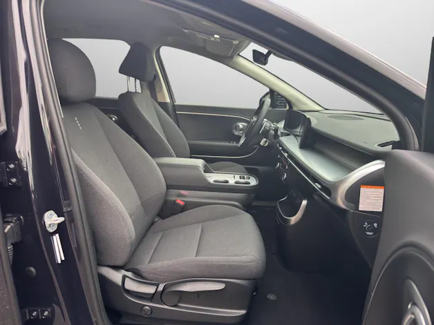 HYUNDAI Ioniq 9 110kWh Amplia 4WD
