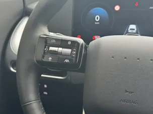 HYUNDAI Ioniq 9 110kWh Amplia 4WD
