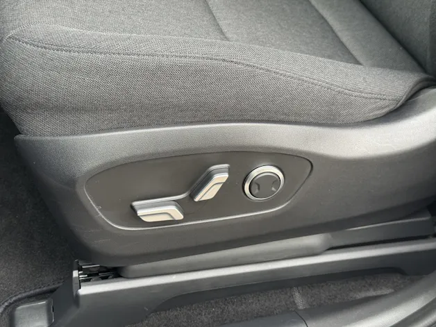 HYUNDAI Ioniq 9 110kWh Amplia 4WD