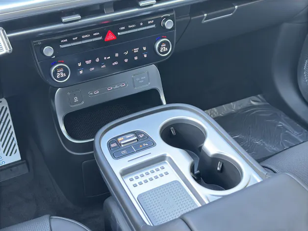 HYUNDAI Ioniq 9 110 kWh Calligraphy 4WD+ 6P