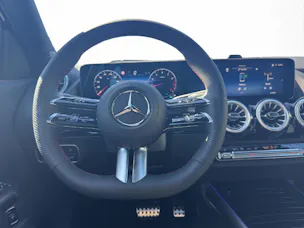 MERCEDES-BENZ GLA 250 AMG Line 4Matic Swiss Star