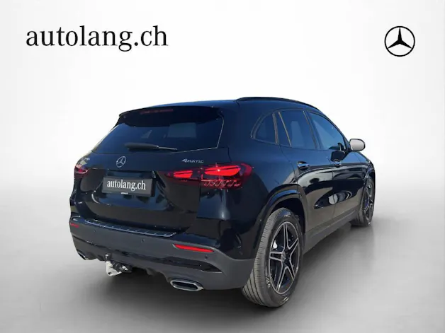 MERCEDES-BENZ GLA 250 AMG Line 4Matic Swiss Star